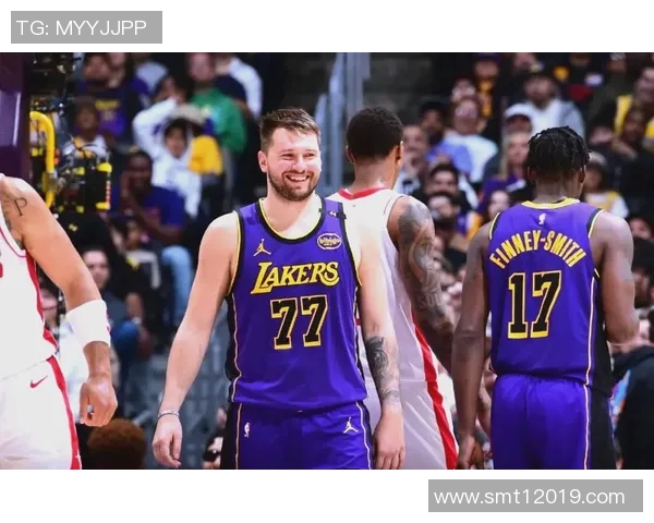 湖人对火箭比赛未进行直播球迷期待精彩对决的心情如何 湖人对火箭比赛未进行直播球迷期待精彩对决的心情如何