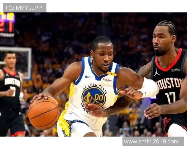 勇士与湖人激战正酣客队主队争夺季后赛席位的关键之战