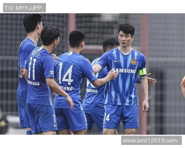 苏宁足球队迎战泰州远大全力争胜展现实力与团队精神