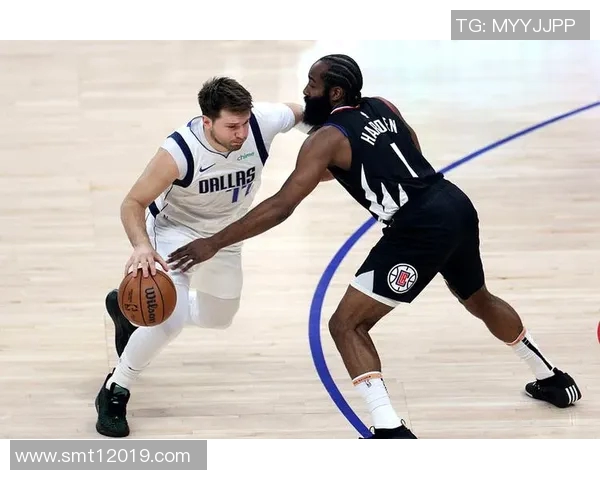 火箭与雷霆激战正酣NBA精彩比赛直播全程回顾与分析